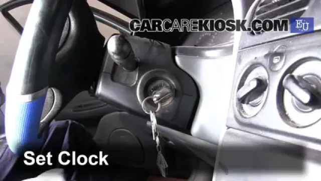 1997 Renault Laguna Combi 1.6L 4 Cyl. Horloge Régler l'horloge